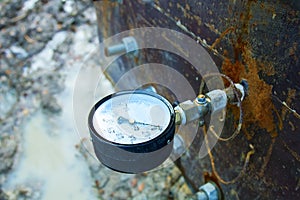 Mast on the pipe plug