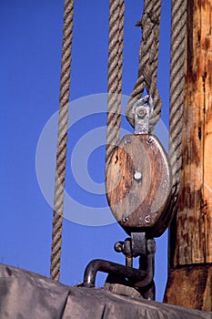 Mast Ropes, Pulley