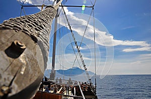 The mast of the ship, which goes to Mount Athos