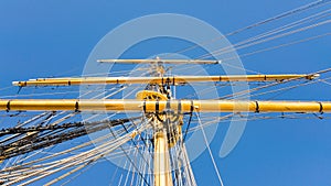 Mast, yard and rigging of a sailing vessel