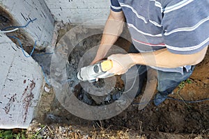 The master performs dismantling by a punch, dashes a cable niche in the wall