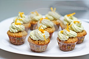 Matcha and vanilla cupcakes