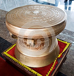 Material bronze drums in vietnames