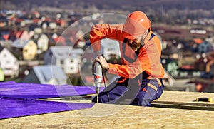 Materials requirements. Install partially overlapping layers of material over roof insulation surfaces. Master repair