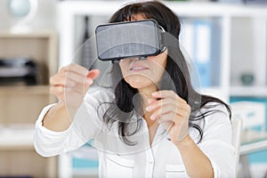 mature woman experience with vr googles