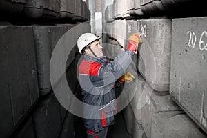 Mature Worker Marking Materials at Plant