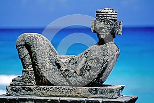 Maya sculpture photo