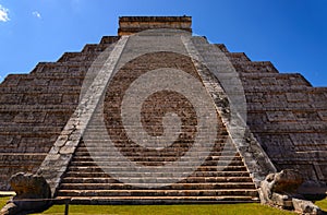 Mayan Kukulcan pyramid