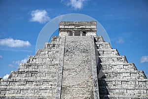 Mayan pyramid at Chichen Itza, YucatÃ¡n State, Mexico