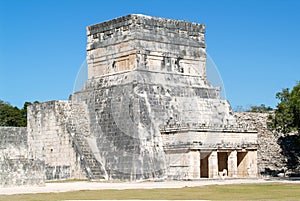 Mayan pyramid of Jaguares in Chichen Itza