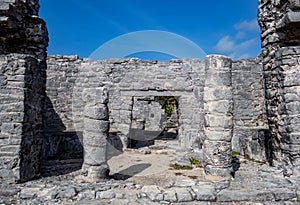 Mayan Ruins: Old stone entrance