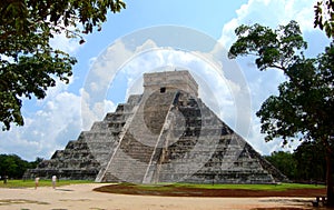 Mayan ruins Pyramide culture mexico chitzen itza yucatan photo