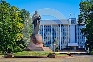 Lenin statue with a fountain in Maykop