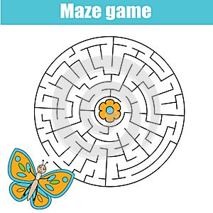 Maze game: animals theme. Kids activity sheet