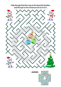 Maze game with piglets Santa helpers, baubles and christmas tree