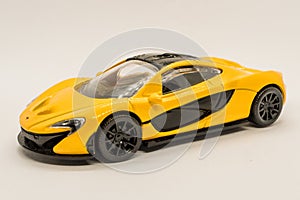 1:43 McLaren P1