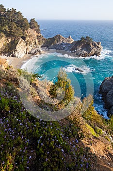 Mcway falls - Pacific coast highway iwth wild flow