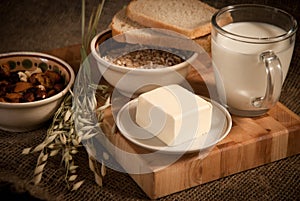 meal with bread,milk and cereals