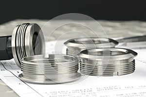 Measuring metal components