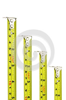 Measuring tapes with magnetic heads