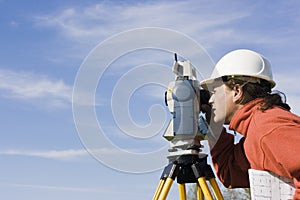 Measuring with theodolite