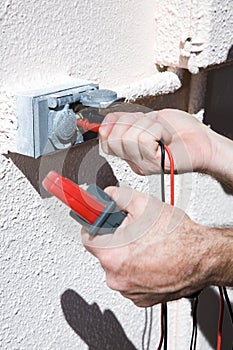 Measuring Voltage Closeup