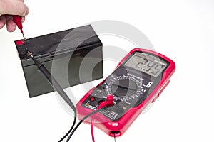 Measuring voltage with digital multimeter instrument