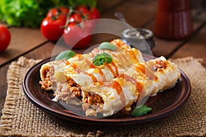 Meat cannelloni sauce bechamel