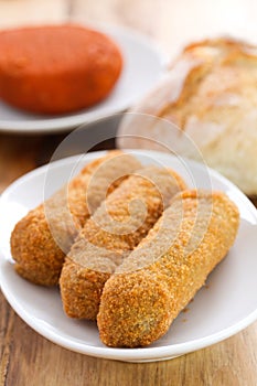 Meat croquete, cheese