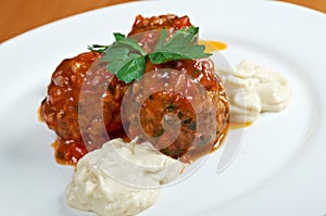 Meatballs cooked with vegetables
