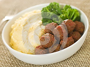 Meatballs with Parmesan Polenta and Broccoli