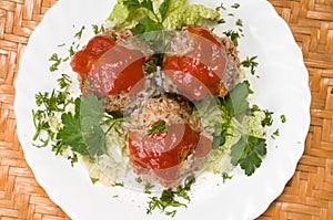 Meatballs with salad and sauce