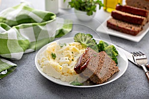 Meatloaf with spicy glaze