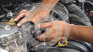 Mechanic changing and repair engine injectors