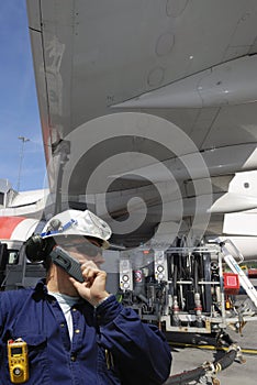 Mechanic and jet engines