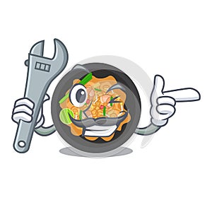 Mechanic pat thai on the mascot plate