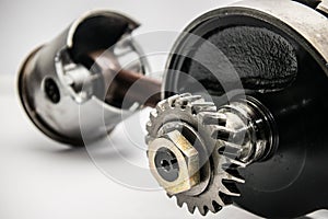Mechanical gear and piston