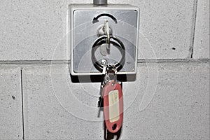 Mechanical lock with keys