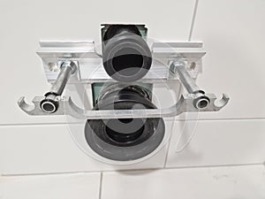 Mechanical WC bowl mounting structure