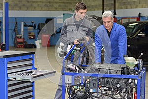 mechanics training class with teacher and student