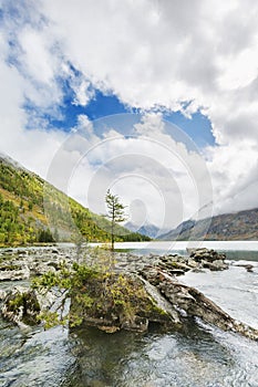 Medial Multinskiye lake. Altai mountains autumn landscape, Russia.