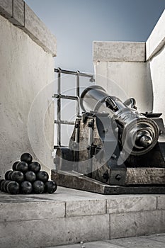 Mediaval cannon with balls