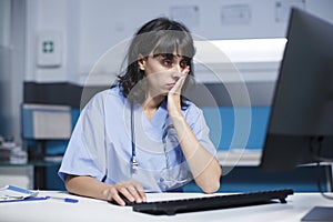 Medical assistant using a computer