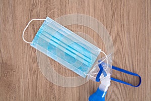 Medical atomizing plastic tube and a pair of masks