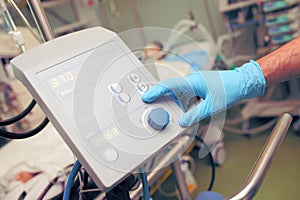 Medical equipment adjuster in hospital ward