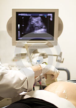 Medical examining by ultrasonic scan