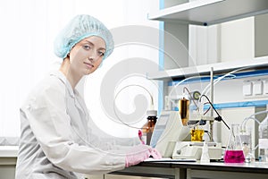 Medical female pharmacy scientist in a laboratory