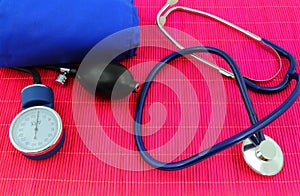 Medical sphygmomanometer, tensiometer, stethoscope