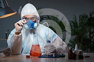 The medicine drug researcher working in lab