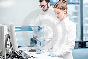 Medics configuring analyzer machine